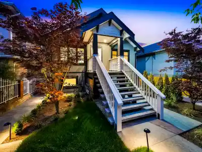 1 2339 PARKER STREET, Vancouver BC V5L 2M2