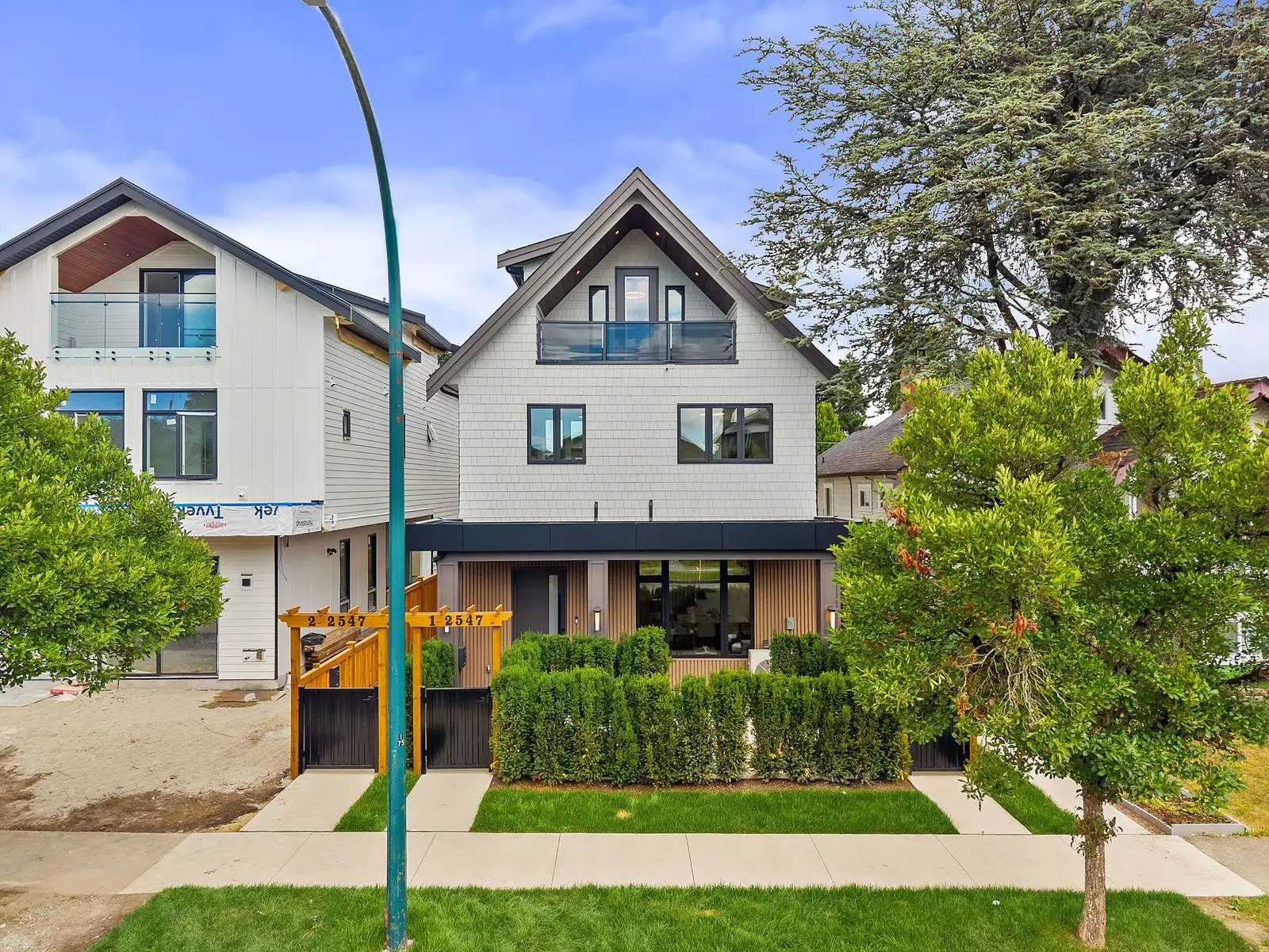 2- 2547 E 2ND AVENUE, Vancouver BC V5M 1C7