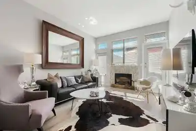 D 136 W 4TH STREET, North Vancouver BC V7M 1H5