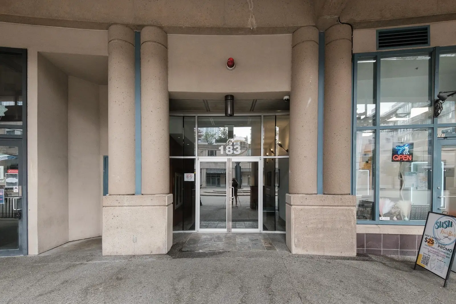 804 183 KEEFER PLACE, Vancouver BC V6B 6B9