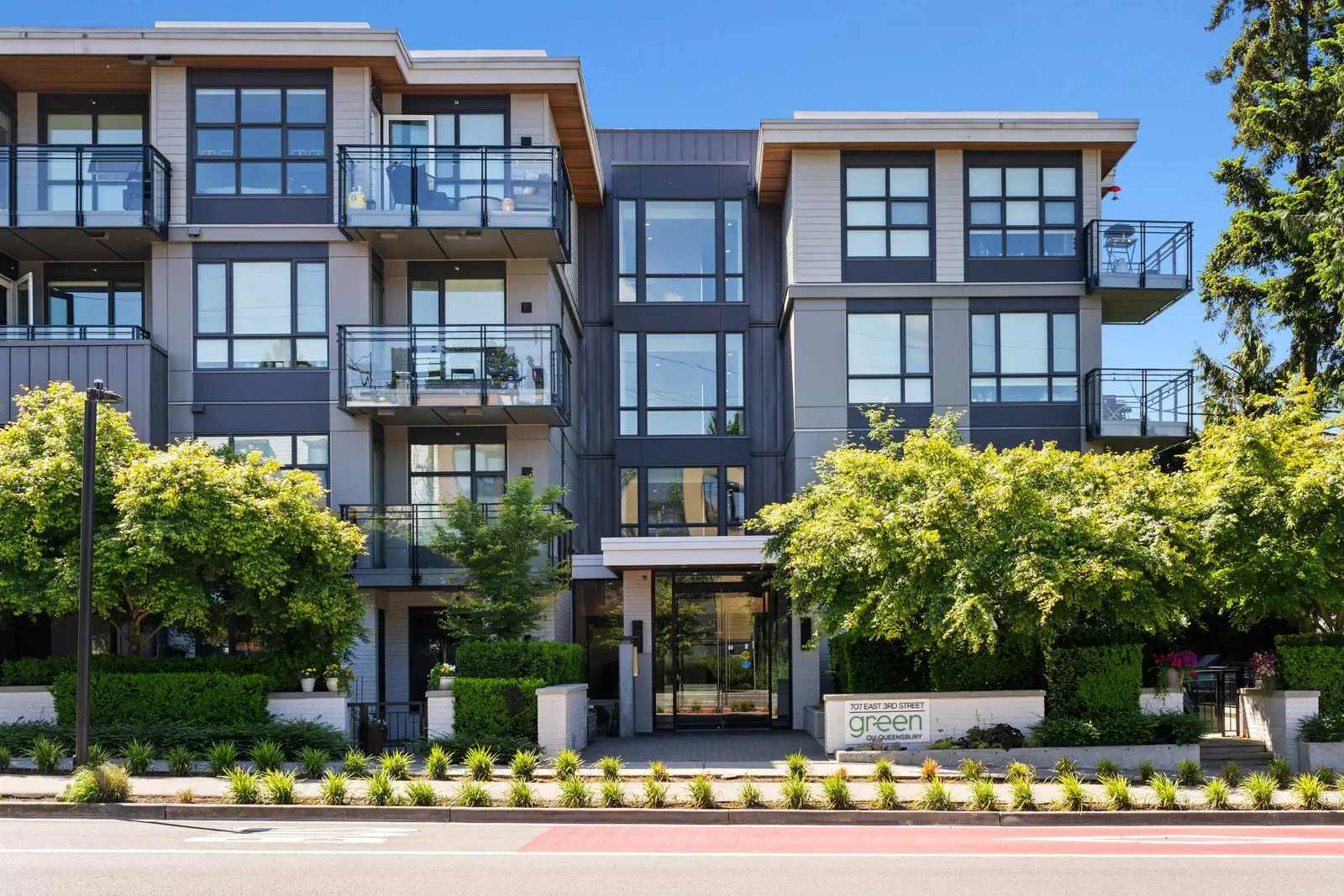 306 707 E 3RD STREET, North Vancouver BC V7L 1G8