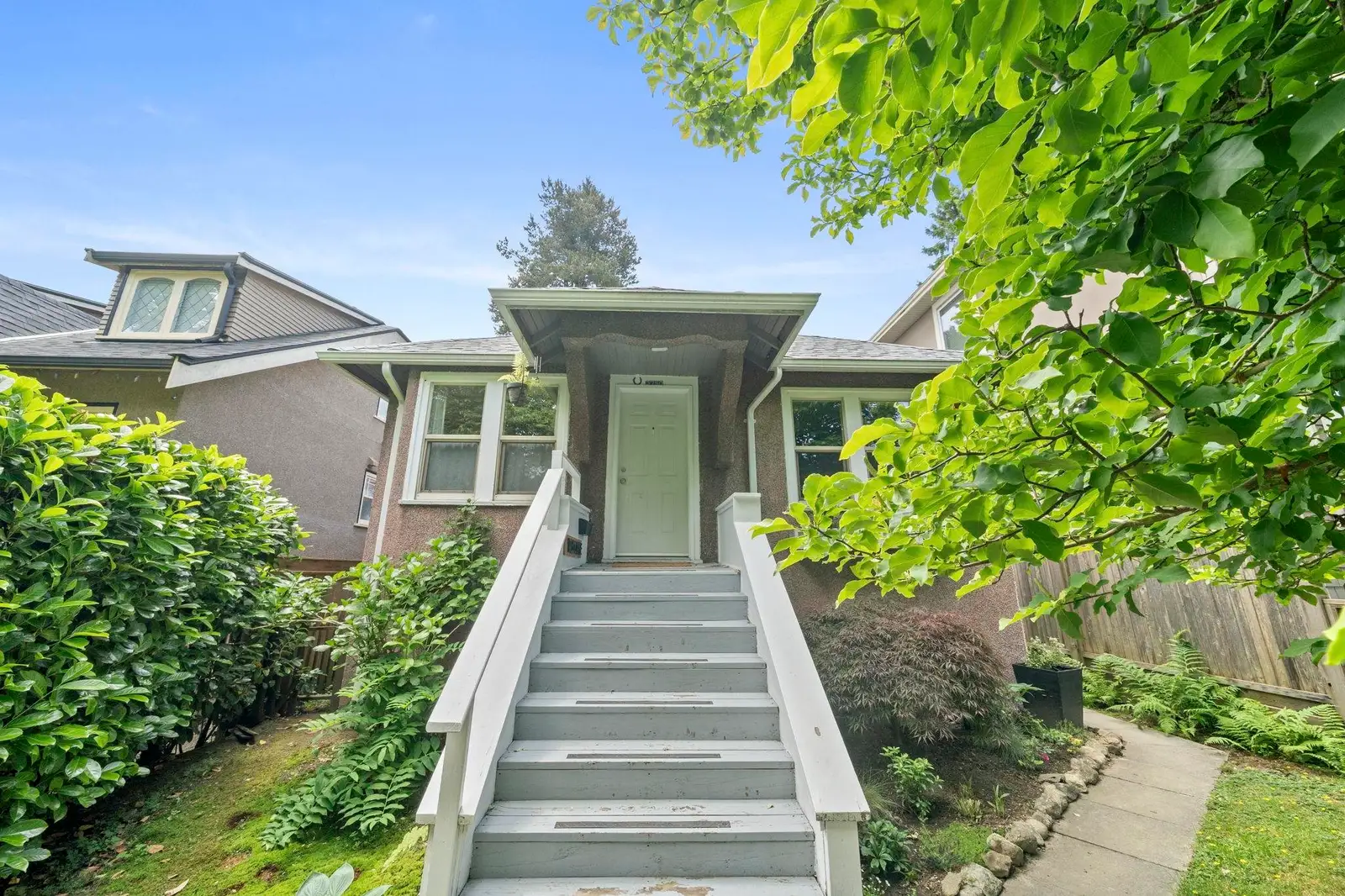 3750 W 17TH AVENUE, Vancouver BC V6S 1A2