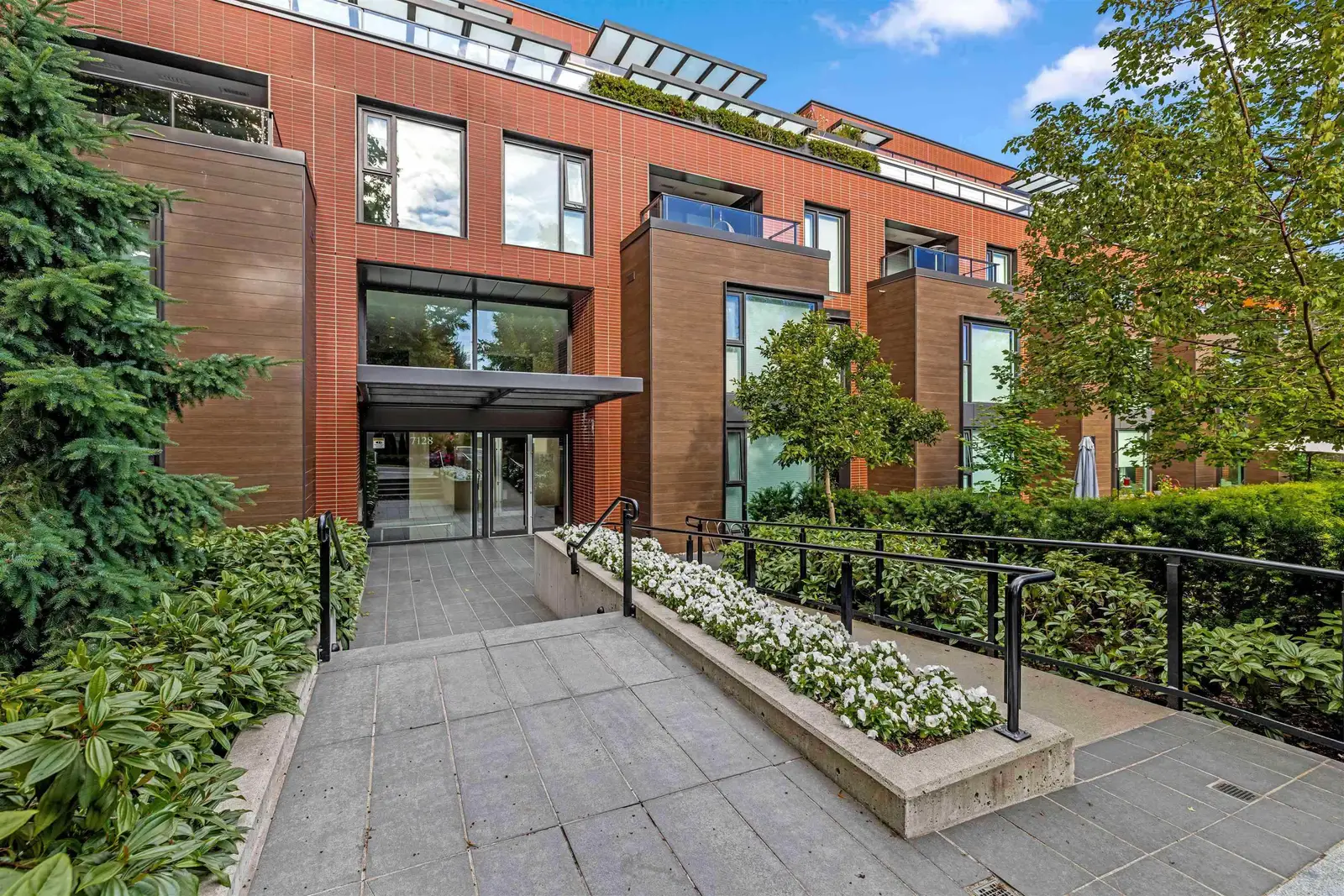 309 7128 ADERA STREET, Vancouver BC V6P 0H6