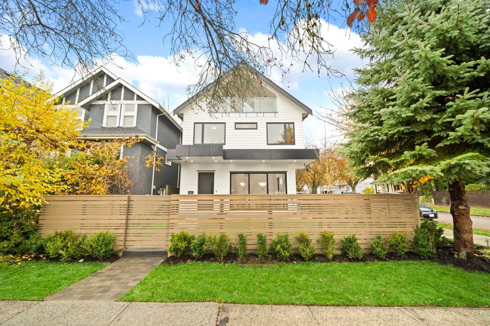 1095 E 14TH AVENUE, Vancouver BC V5T 2P1
