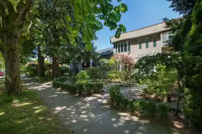 2945 W 12TH AVENUE, Vancouver BC V6K 2R2