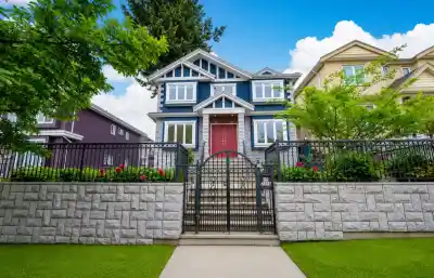 3394 SEAFORTH DRIVE, Vancouver BC V5M 4C5