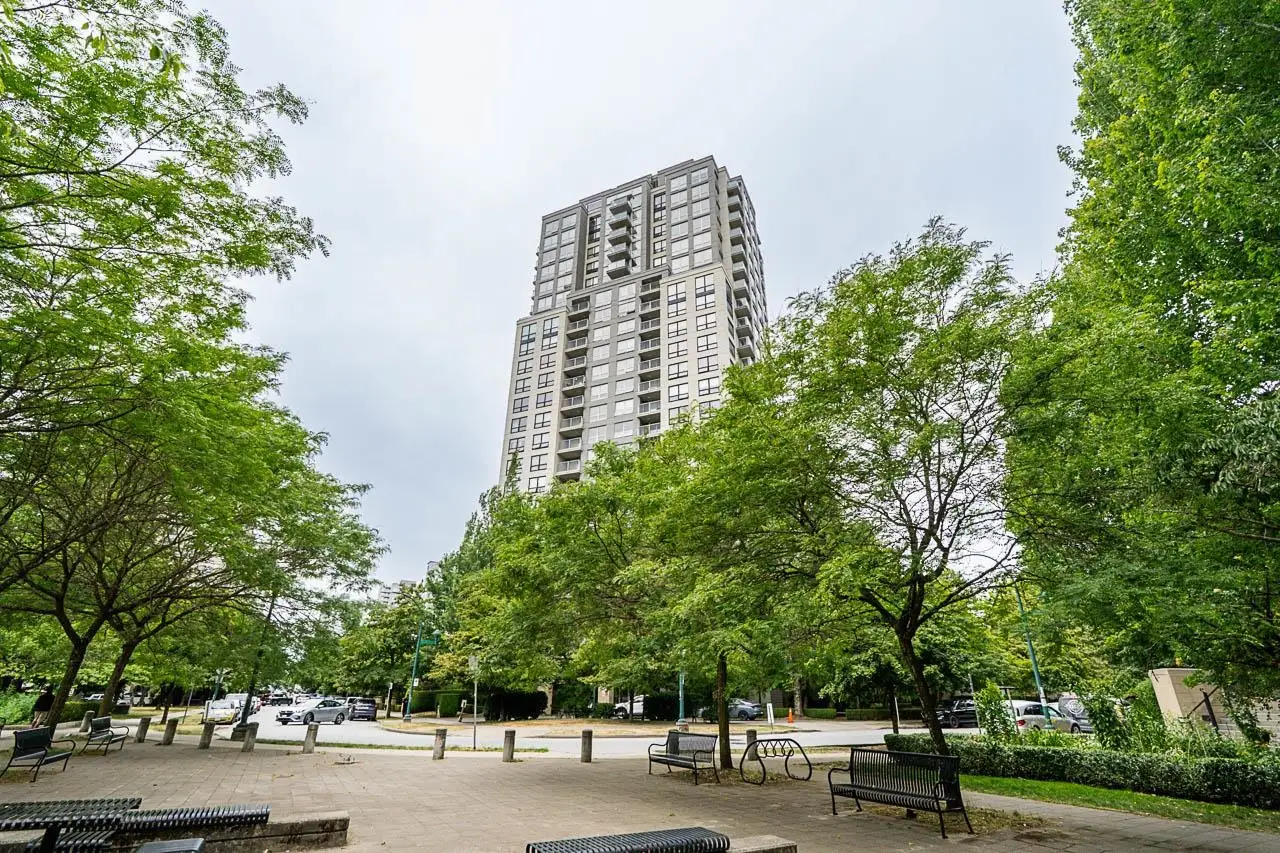 2409 3663 CROWLEY DRIVE, Vancouver BC V5R 6H4