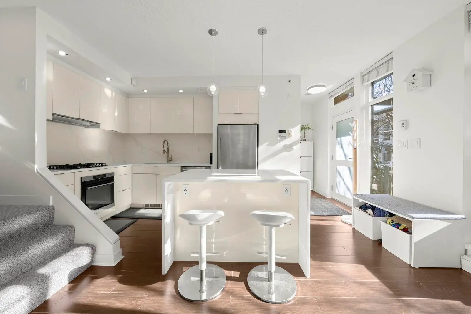1053 HOMER STREET, Vancouver BC V6B 2X5