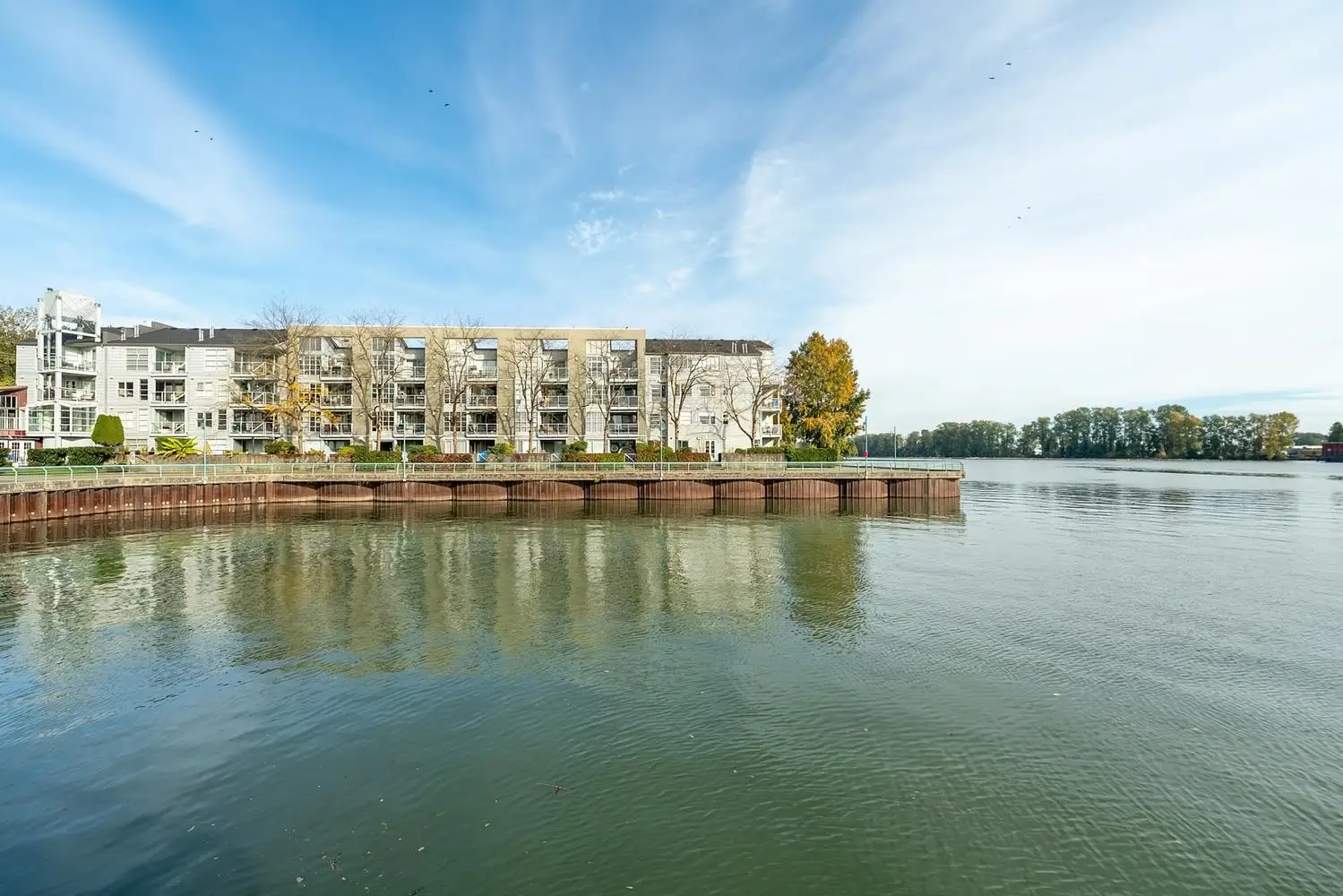 302 2020 E KENT AVENUE, Vancouver BC V5P 4X5