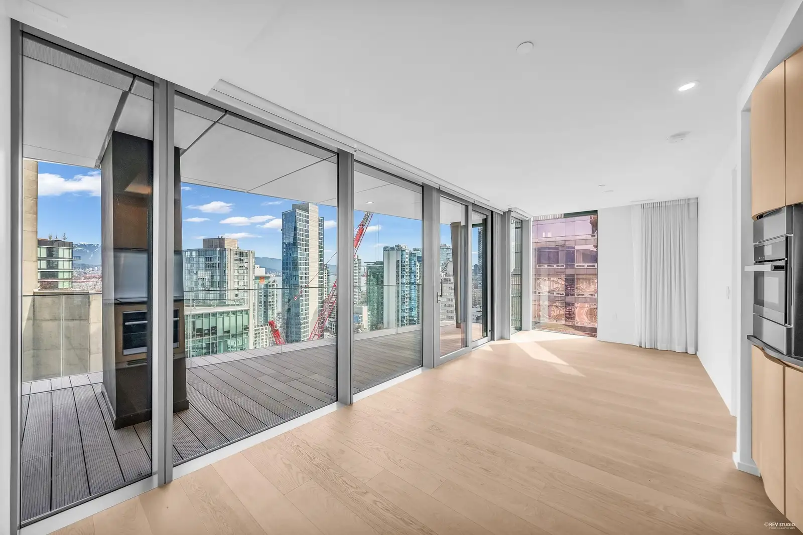 2203 1568 ALBERNI STREET, Vancouver BC V6G 0E3
