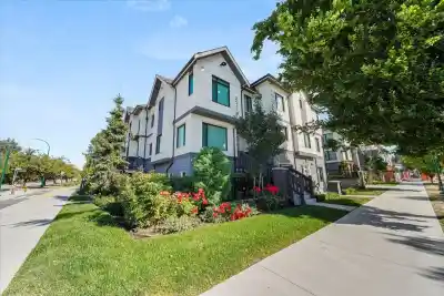 4110 COLUMBIA STREET, Vancouver BC V5Y 2H9