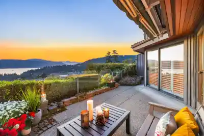 5360 MEADFEILD ROAD, West Vancouver BC V7W 3E5