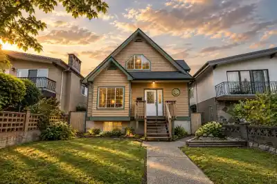 2948 GRANT STREET, Vancouver BC V5K 3E7