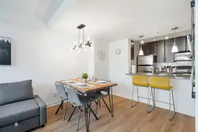 517 618 ABBOTT STREET, Vancouver BC V6B 0C1