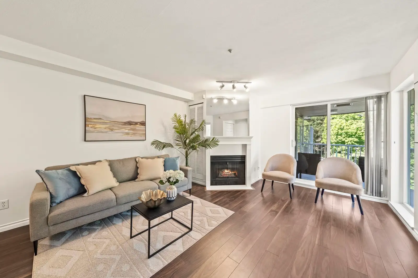 302 1406 W 73RD AVENUE, Vancouver BC V6P 3E8
