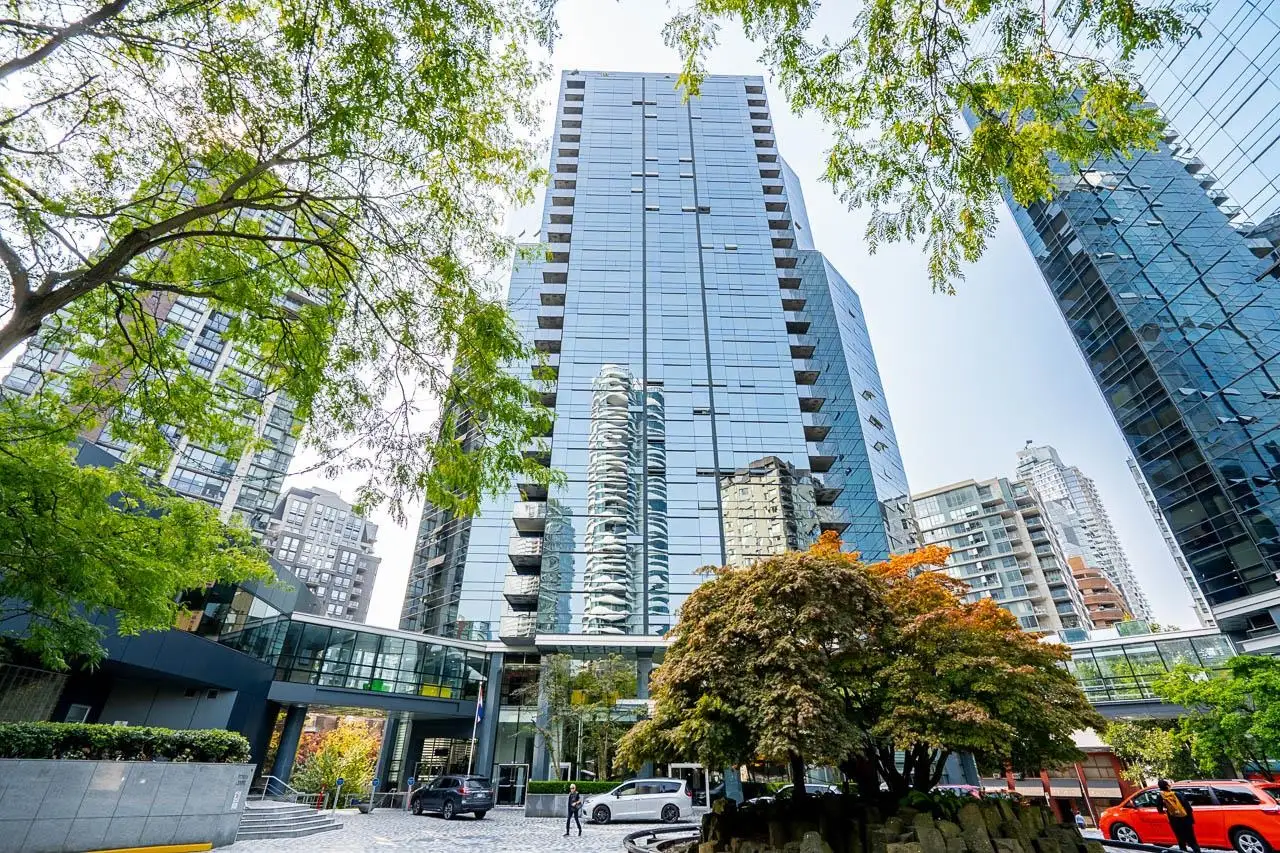 1907 1050 BURRARD STREET, Vancouver BC V6Z 2S3