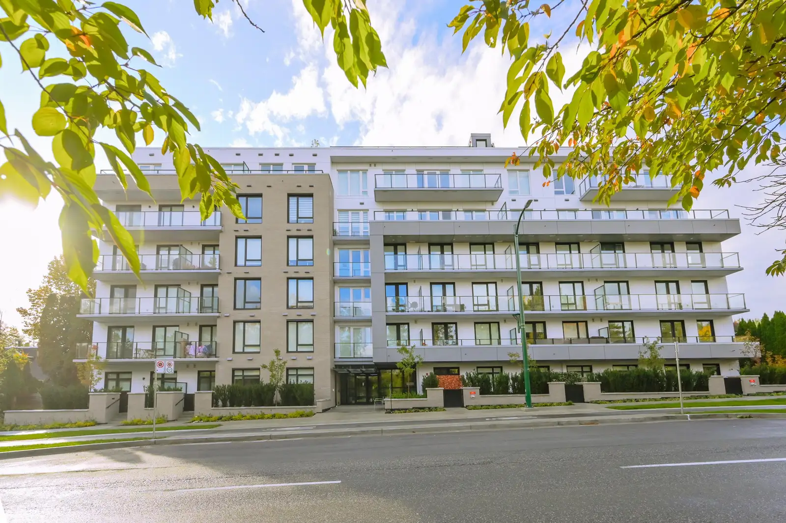 303 6859 CAMBIE STREET, Vancouver BC V6P 0M4
