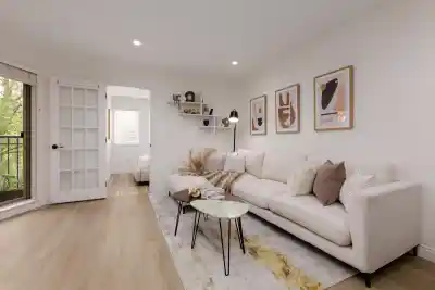 305 688 E 16TH AVENUE, Vancouver BC V5T 2V4