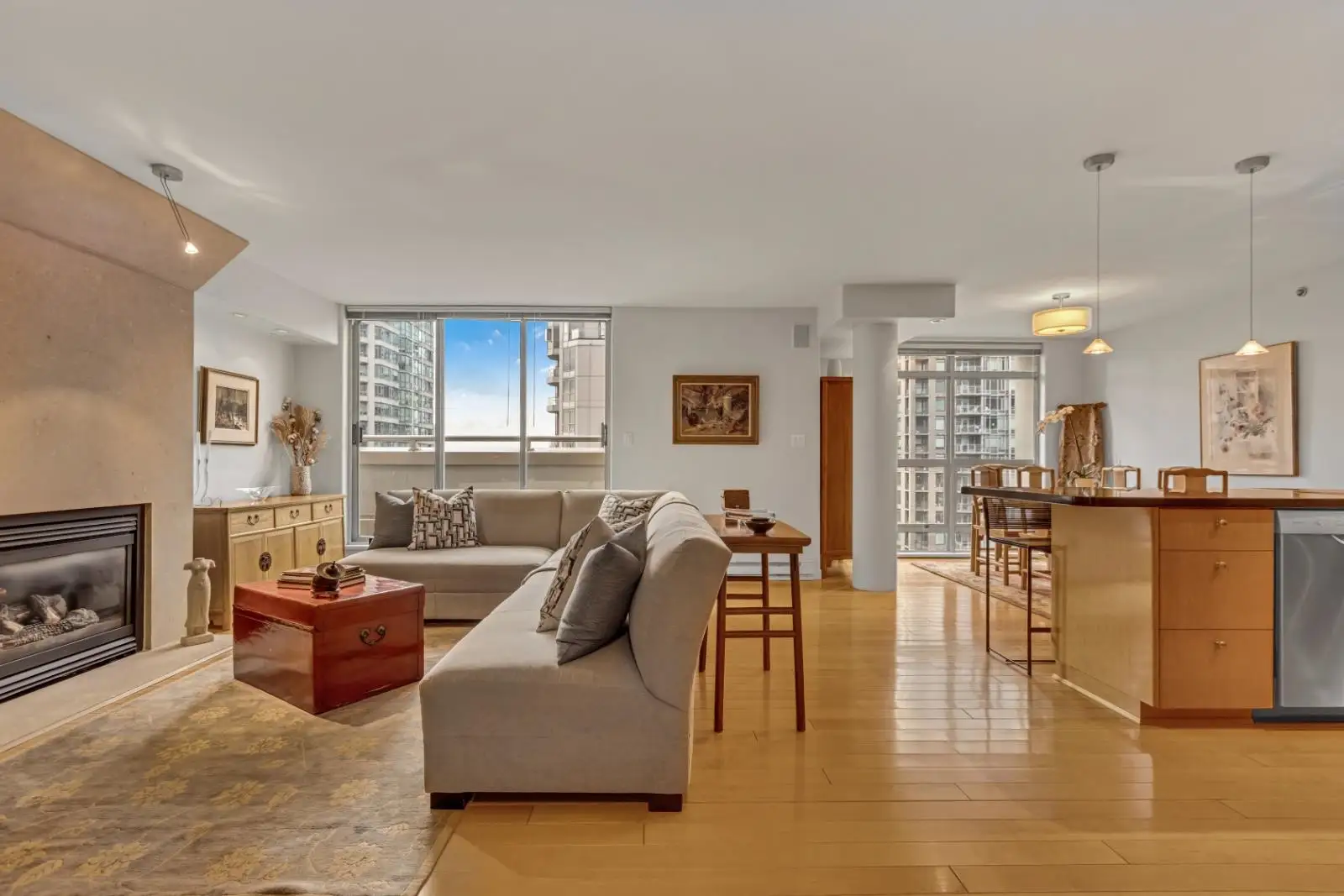 1404 819 HAMILTON STREET, Vancouver BC V6B 6M2