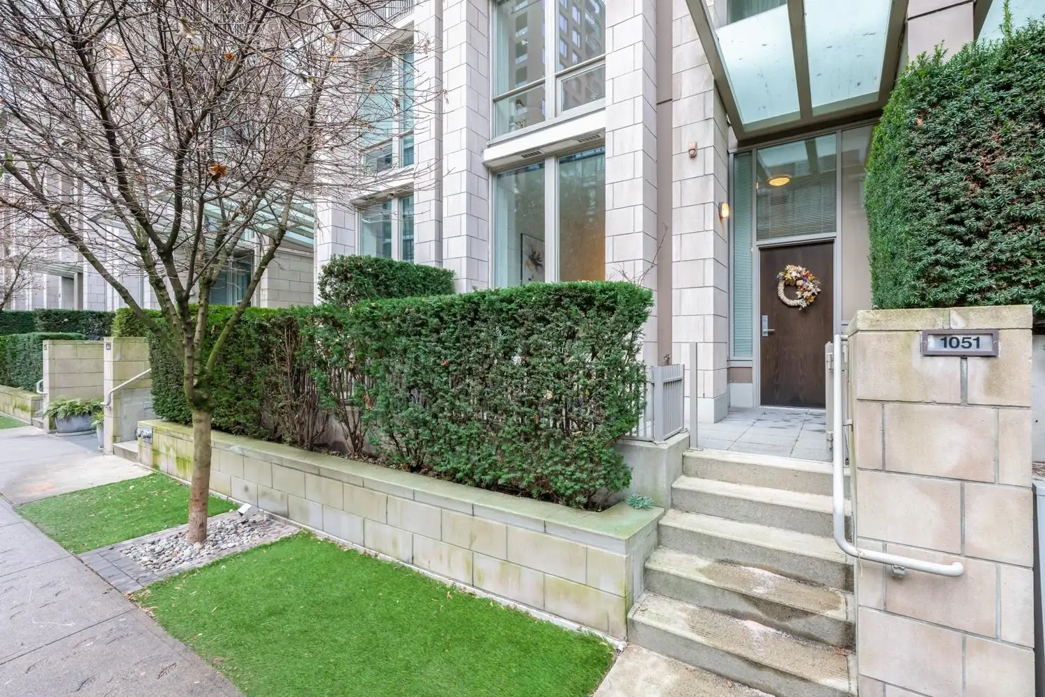 1051 RICHARDS STREET, Vancouver BC V6B 0C2