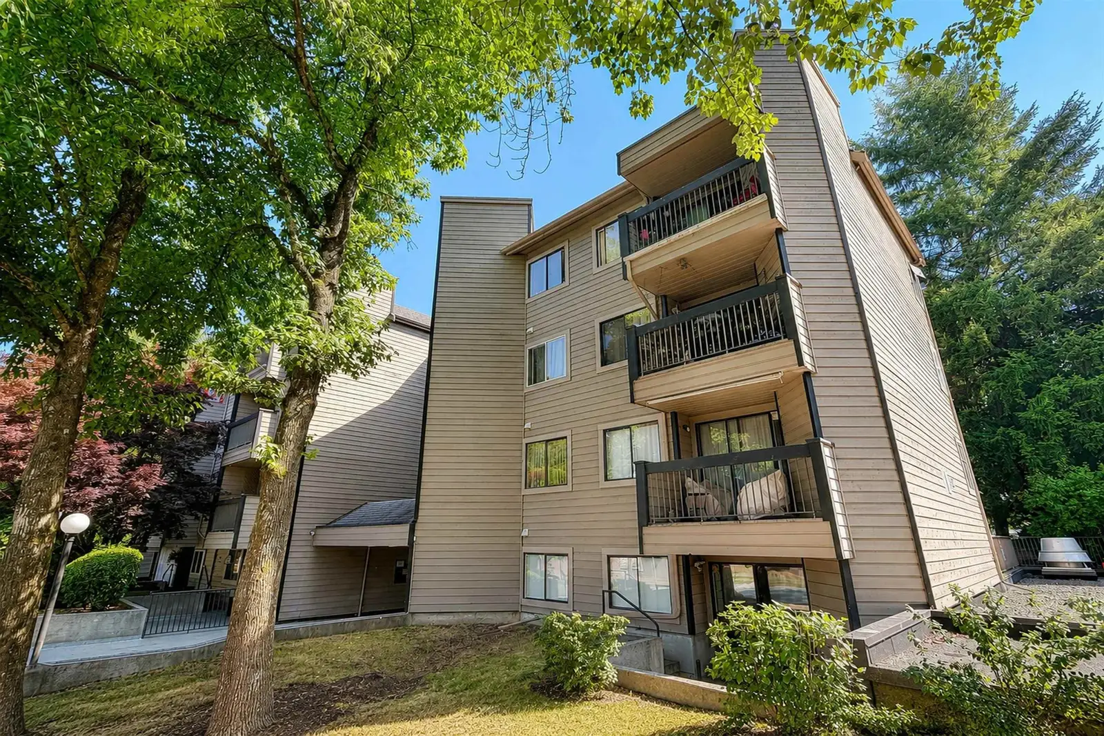306 10560 154 STREET, Surrey BC V3R 8A3