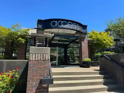 328 10838 CITY PARKWAY, Surrey BC V3T 5X9