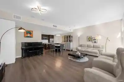 TH16 8677 CAPSTAN WAY, Richmond BC V6X 0N6