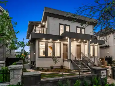 2455 W 10TH AVENUE, Vancouver BC V6K 2J4
