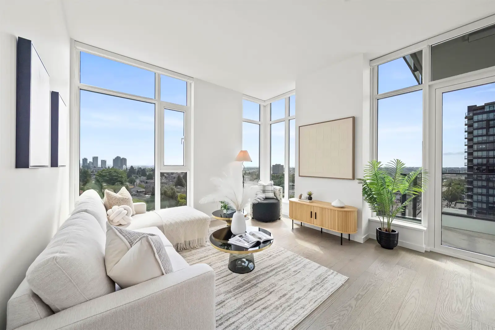 905 8415 GRANVILLE STREET, Vancouver BC V6P 0M2
