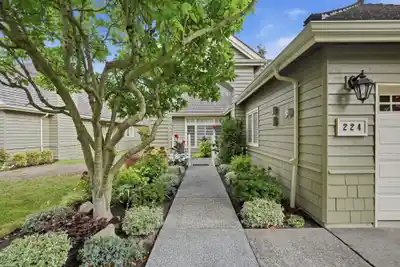 224 6505 3 AVENUE, Delta BC V4L 2N1