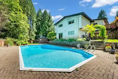 3255 MILTON AVENUE, North Vancouver BC V7K 2B3