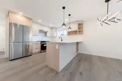 202 5092 SLOCAN STREET, Vancouver BC V5R 2A5