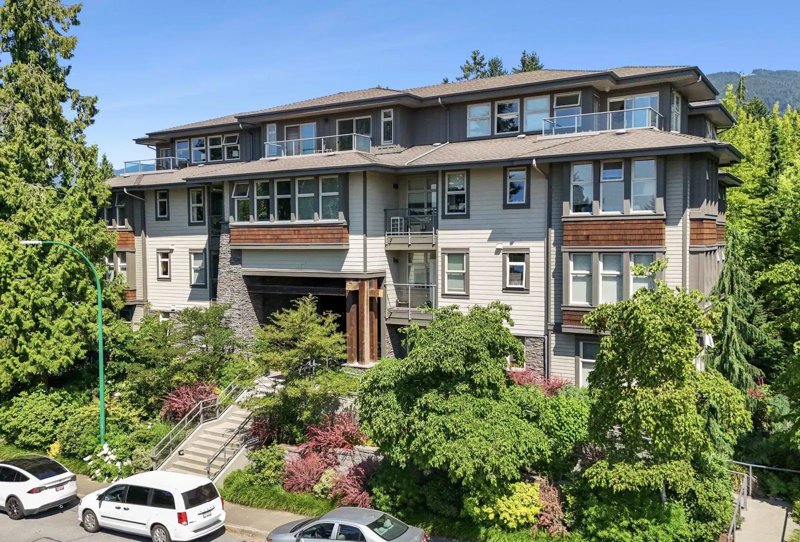 208 188 W 29 STREET, North Vancouver BC V7N 0A2