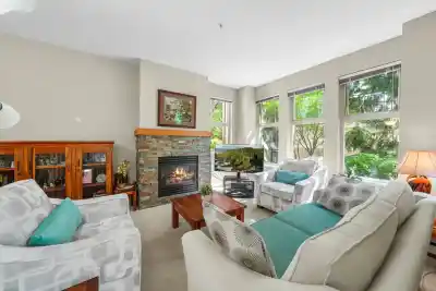 208 188 W 29 STREET, North Vancouver BC V7N 0A2