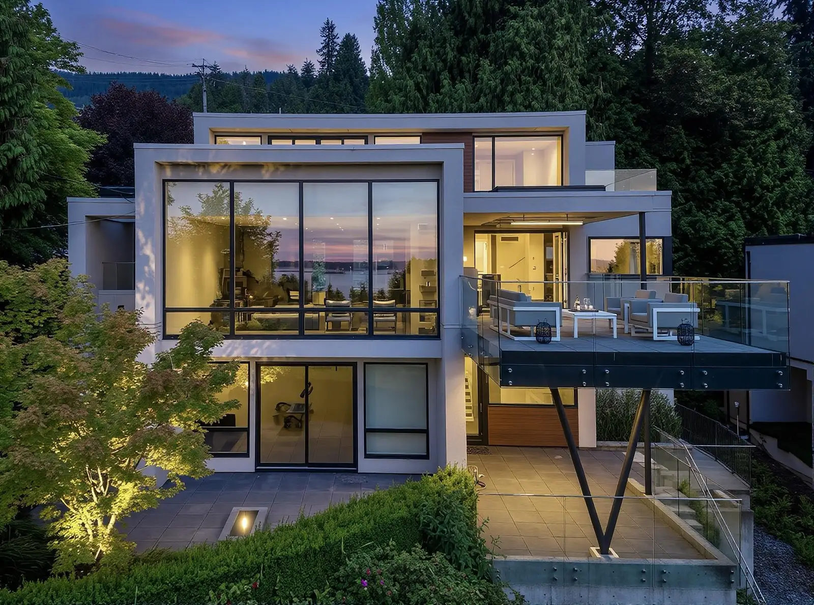 2496 OTTAWA AVENUE, West Vancouver BC V7V 2T1