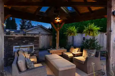 1283 PINEWOOD CRESCENT, North Vancouver BC V7P 1G1