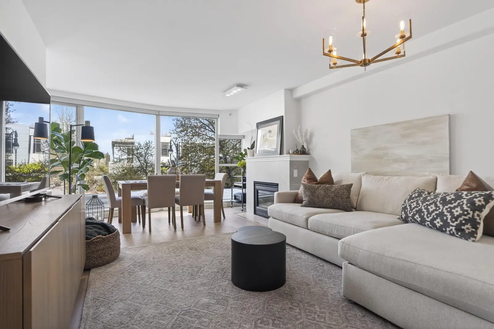 305 560 CARDERO STREET, Vancouver BC V6G 3E9