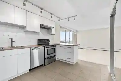 1610 2016 FULLERTON AVENUE, North Vancouver BC V7P 3E6