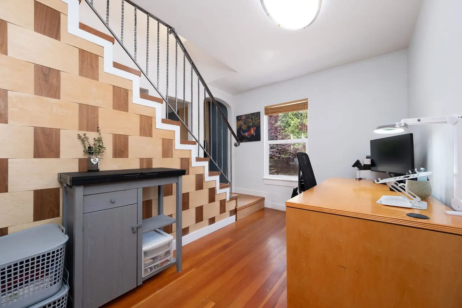 1075 GLADWIN DRIVE, North Vancouver BC V7R 1A1
