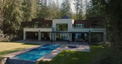 6119 SECHELT INLET ROAD, Sechelt BC V7Z 0P5