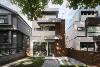 4717 LANARK STREET, Vancouver BC V5N 3R9