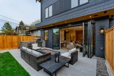 2 3345 W 13TH AVENUE, Vancouver BC V6R 2R8