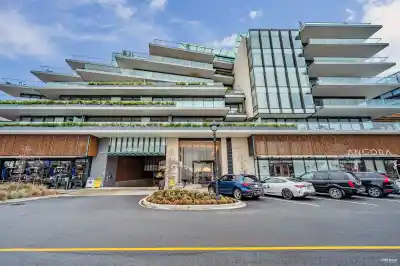 214 1355 BELLEVUE AVENUE, West Vancouver BC V7T 0B4