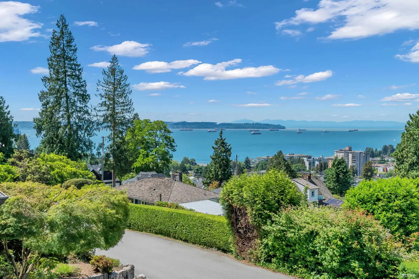 870 LEYLAND STREET, West Vancouver BC V7T 2L4