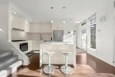 1053 HOMER STREET, Vancouver BC V6B 2X5