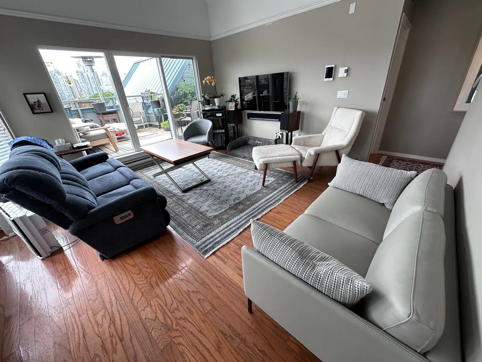 306 1345 W 4TH AVENUE, Vancouver BC V6H 3Y8