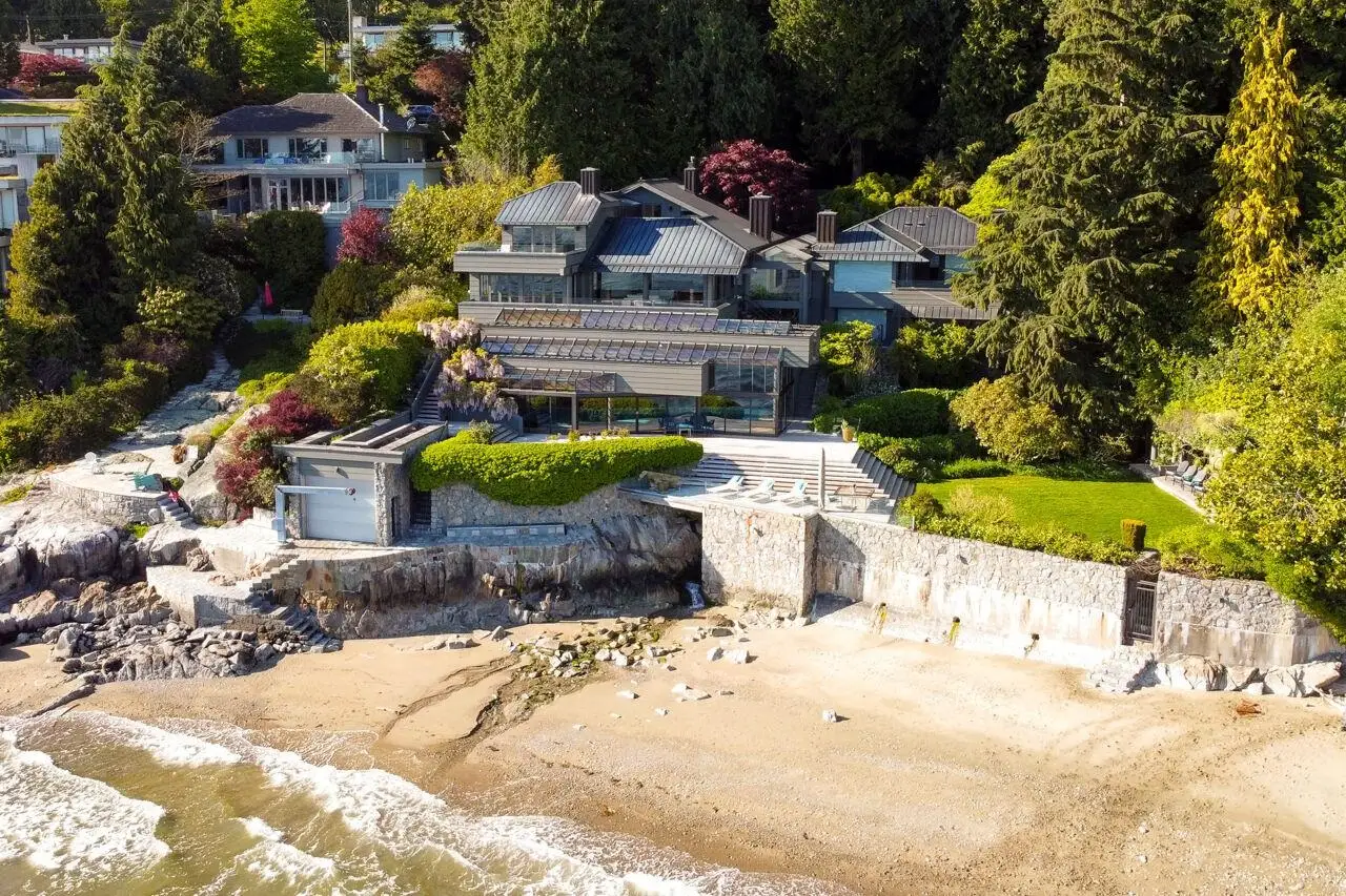 4036 MARINE DRIVE, West Vancouver BC V7V 1N6