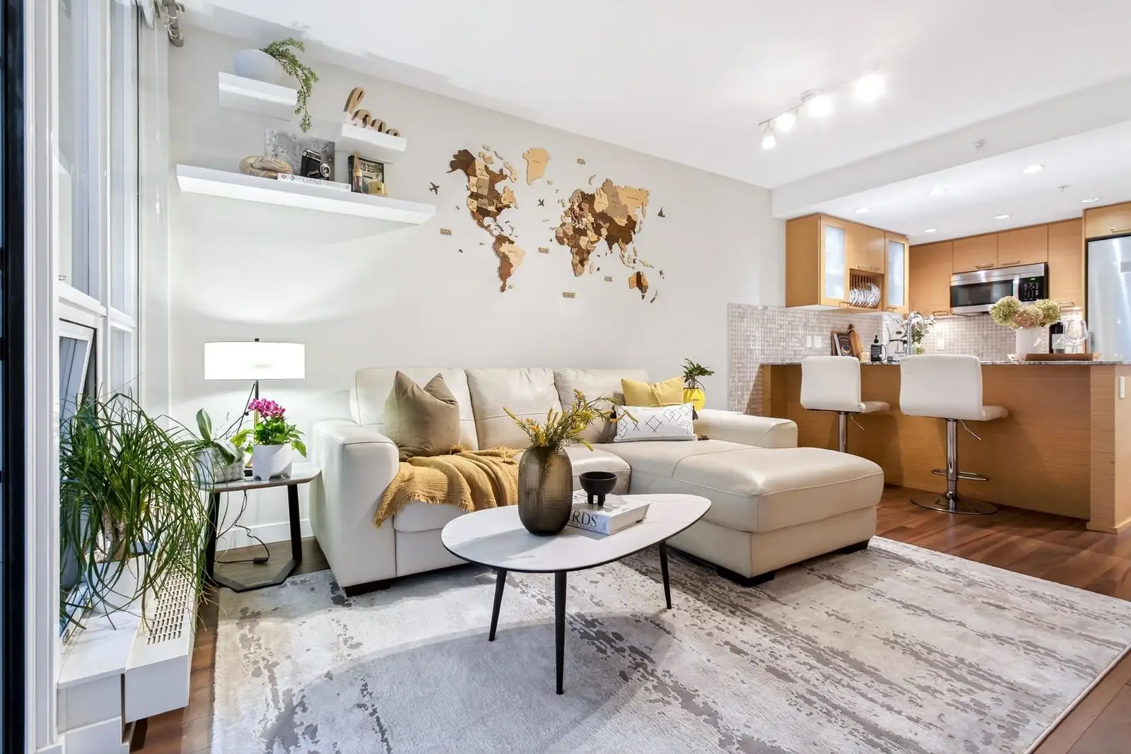 413 135 E 17 STREET, North Vancouver BC V7L 0C4