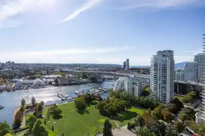 2505 455 BEACH CRESCENT, Vancouver BC V6Z 3E5