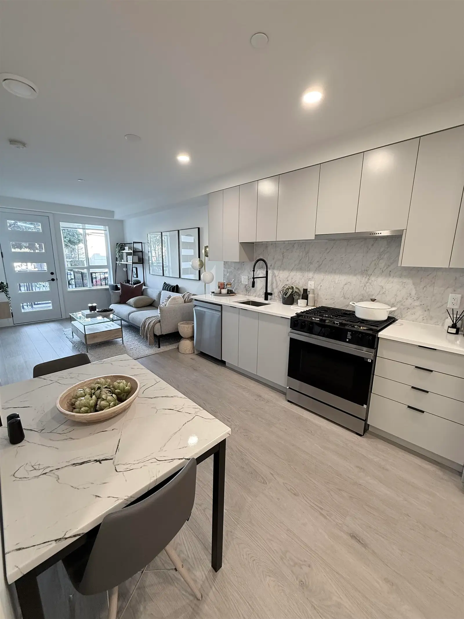 502 13258 105 AVENUE, Surrey BC V3T 0X4